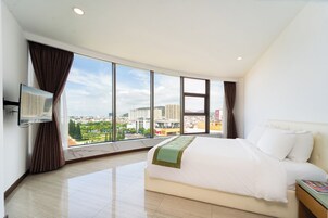 In-room safe, desk, blackout drapes, soundproofing