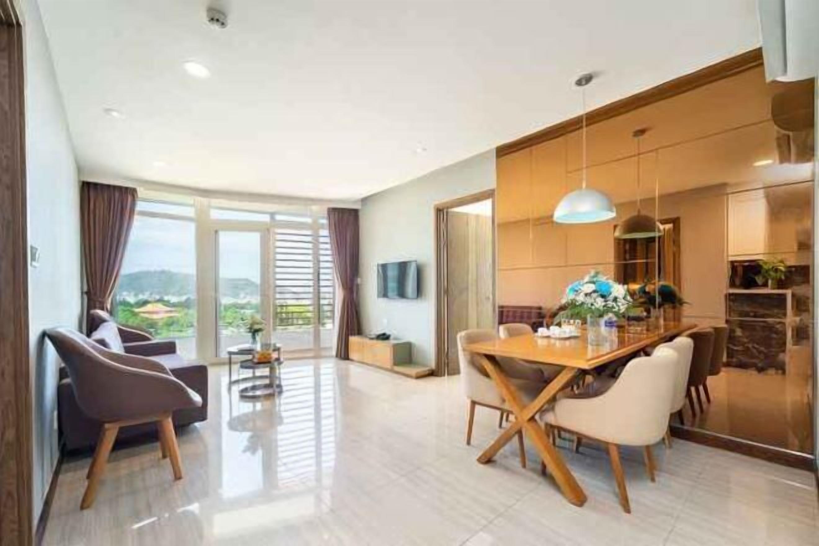 Se sirven desayunos, almuerzos y cenas; cocina internacional