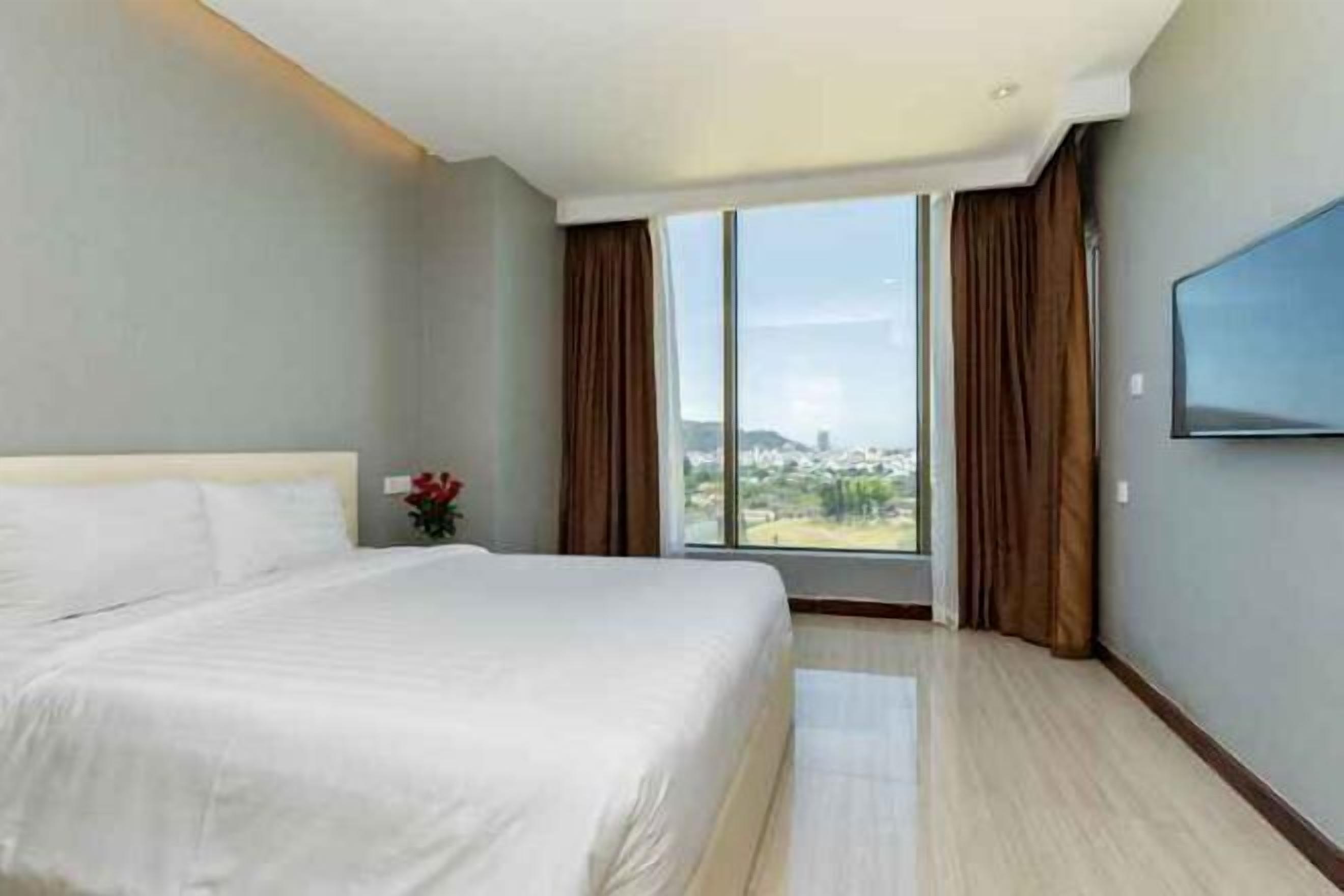 Coffres-forts dans les chambres, bureau, rideaux occultants