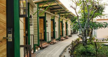 River Walk Urban Camping House