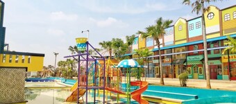 河濱漫步城市露營之家飯店