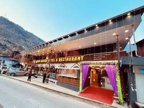 Front of property - New Basera Hotel (Ukhimath)