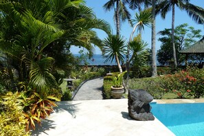 Garden - Villa Damai (Seririt)
