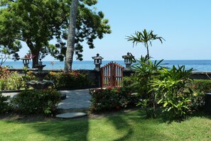 Garden - Villa Damai (Seririt)