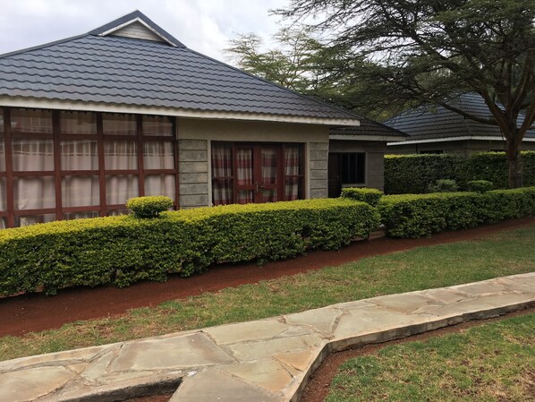 Property grounds - Karen Ndege House Inn (Nairobi)