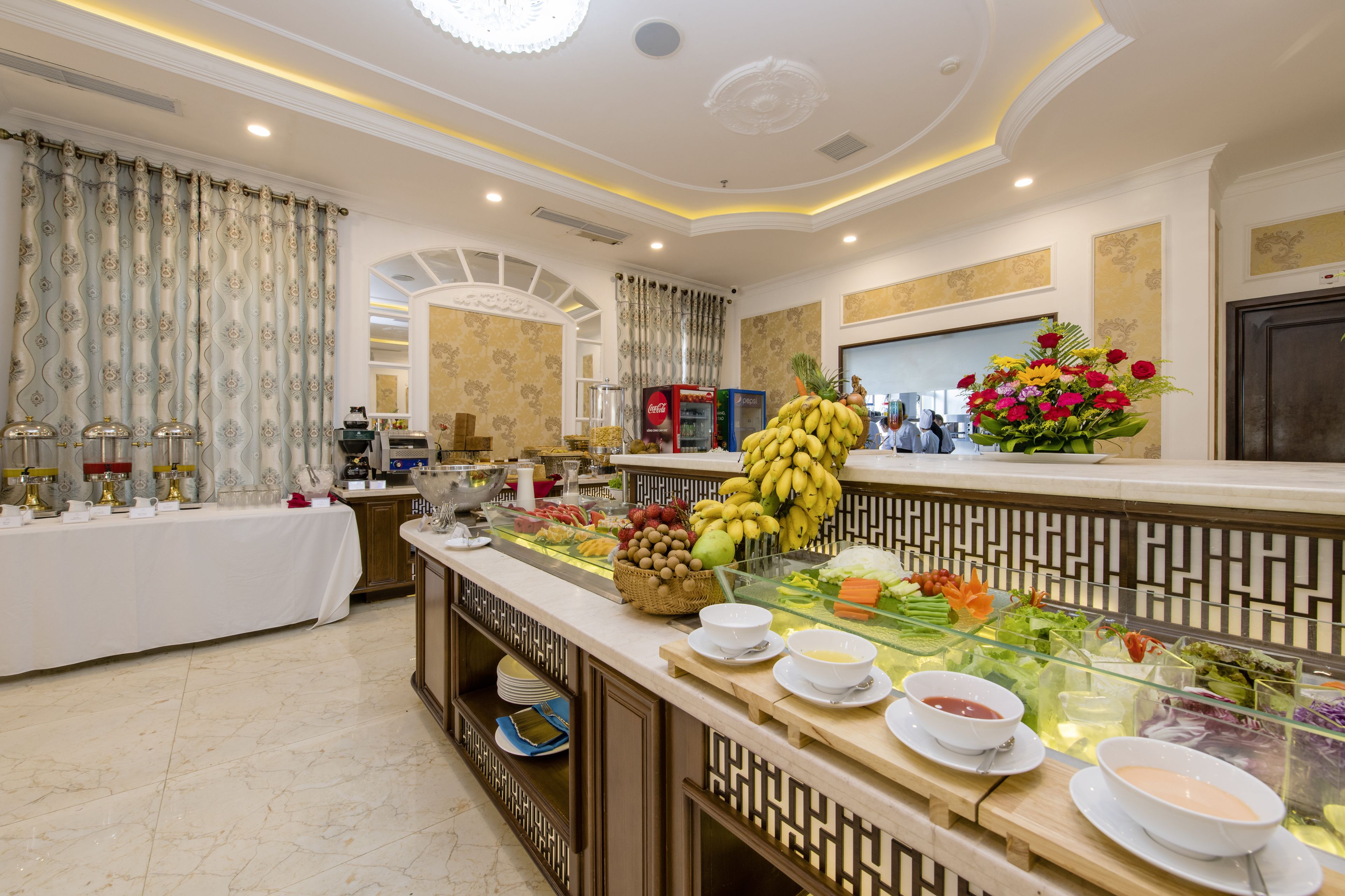 daily local cuisine breakfast (vnd 400000 per person)