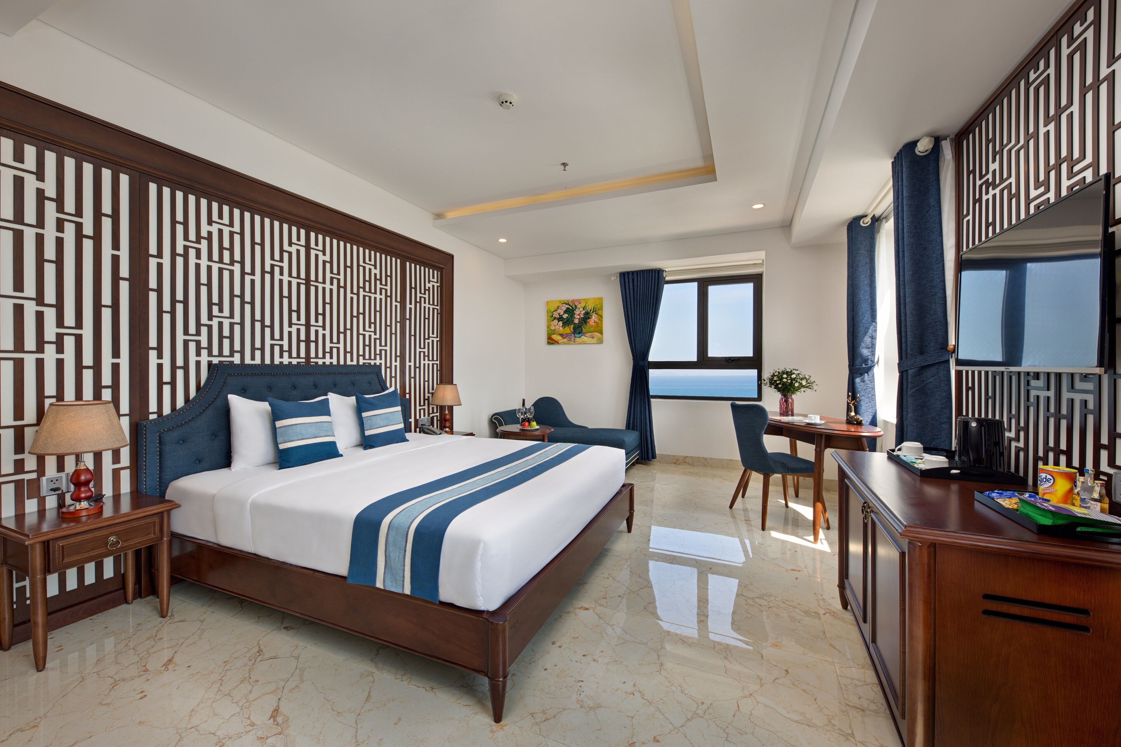 deluxe double room, bathtub, ocean view | 1 bedroom, premium bedding, minibar, in-room safe