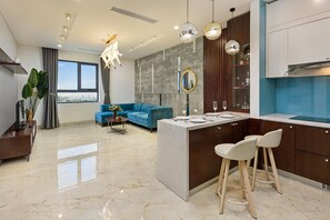 Ropa de cama de alta calidad y minibar