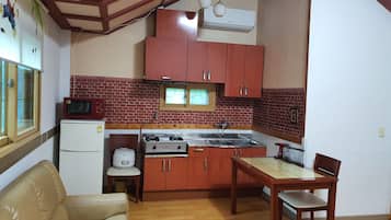 Room | Private kitchen | Full-size fridge, stovetop, electric kettle, rice cooker
