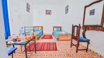 Standard Quadruple Room | Egyptian cotton sheets, premium bedding, in-room safe, desk