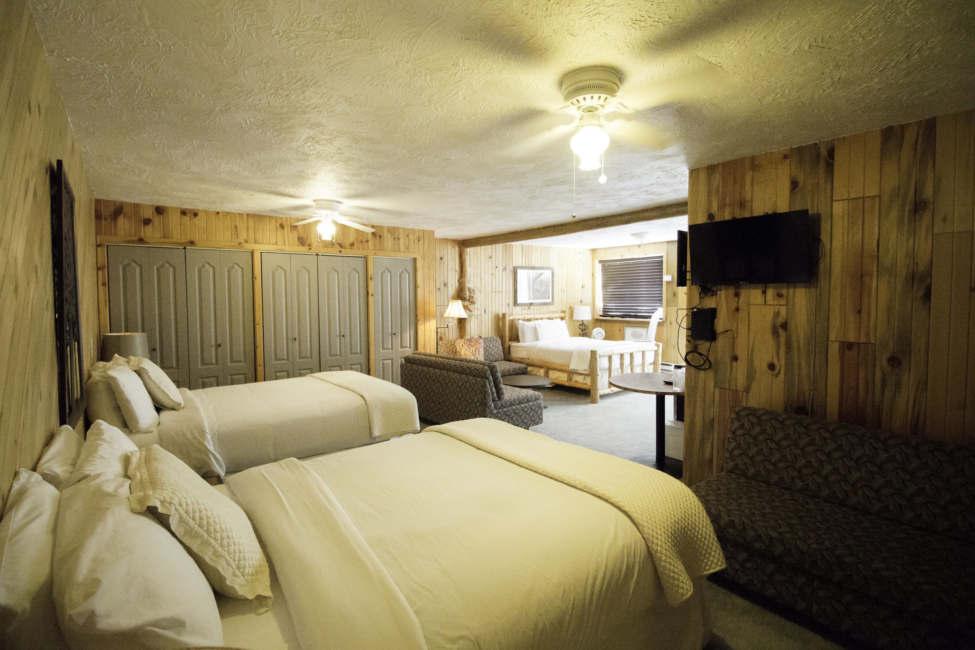 deluxe triple room, multiple beds, non smoking | premium bedding, pillow-top beds, individually decorated