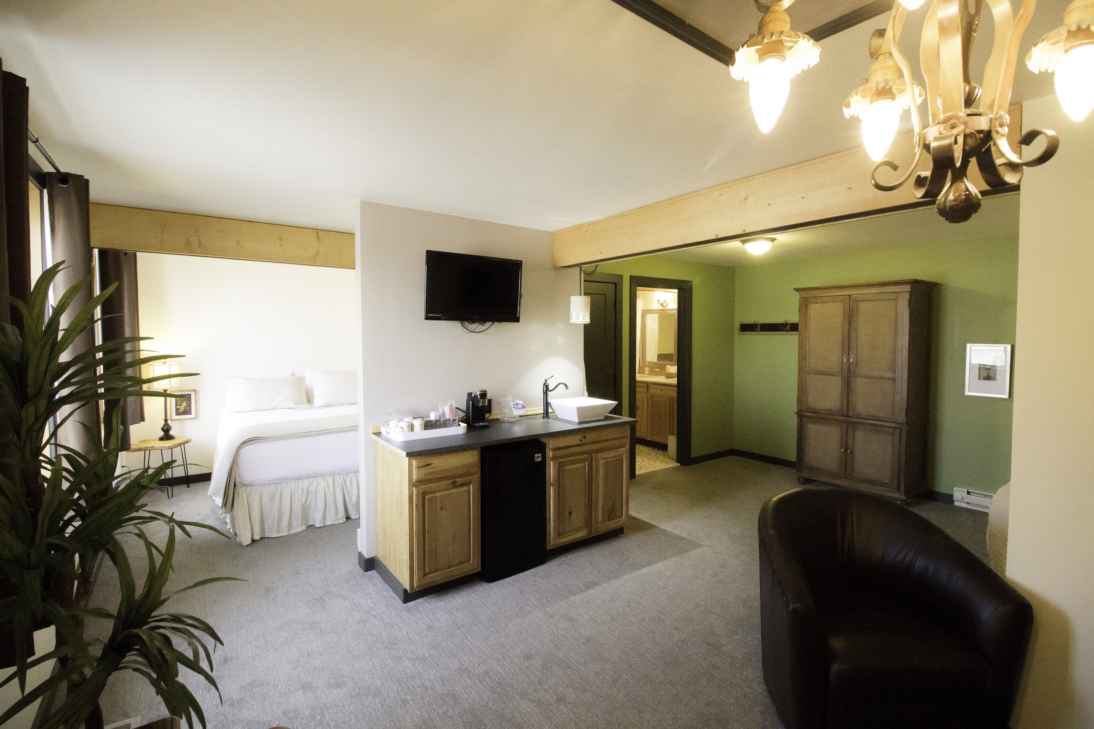 Luxury Suite, Multiple Beds, Non Smoking | Premium bedding, pillowtop beds, individually decorated