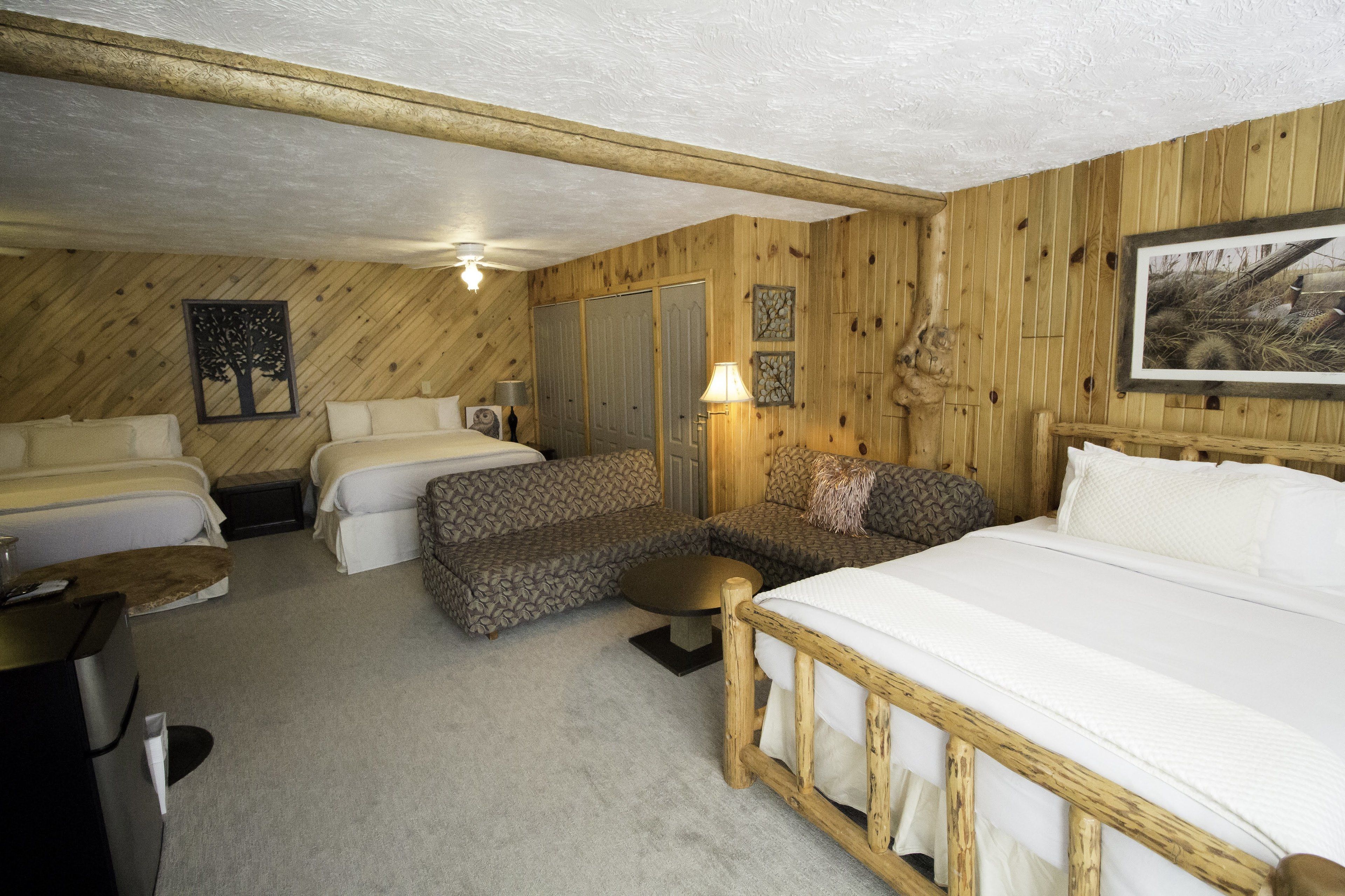 deluxe triple room, multiple beds, non smoking | premium bedding, pillow-top beds, individually decorated