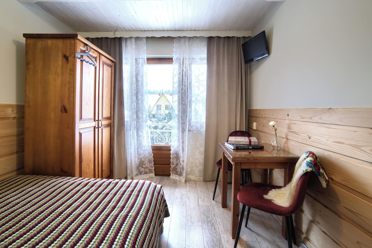 Classic Dört Kişilik Oda, Balkon | Anti alerjik yatak takımı, ayrı ayrı dekore edilmiş, ayrı ayrı döşenmiş