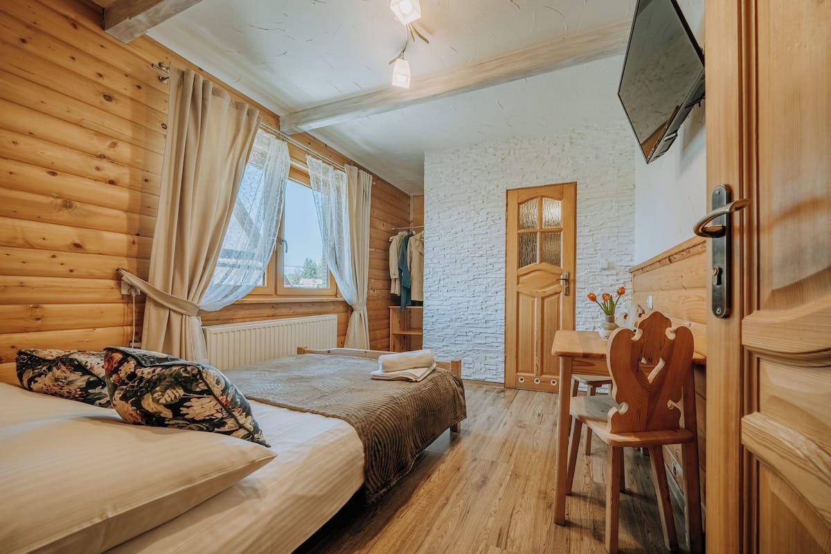 Habitación doble, no fumadores | Ropa de cama hipoalergénica y espacio para trabajar con un portátil