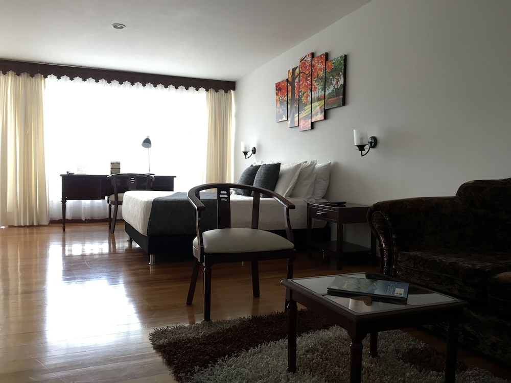 Regines Hotel by null