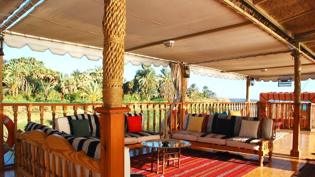 Suite – deluxe, 1 kingsize-seng, ikke-røyk, balkong | Terrasse/patio