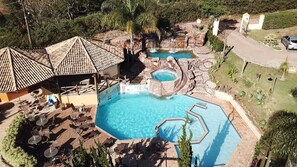 Outdoor pool, pool loungers - Vila Chico Hotel Fazenda (Sao Lourenco)