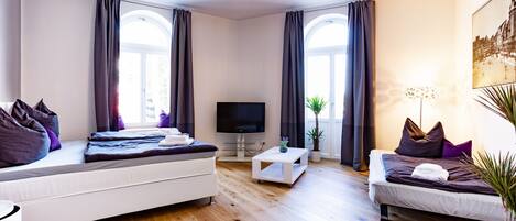 Flat-screen TV, heated floors