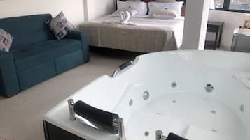 套房, 1 张特大床和 1 张沙发床 | 客房景观