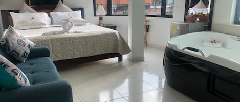 Suite, 1 cama de matrimonio grande con sofá cama | Camas supletorias