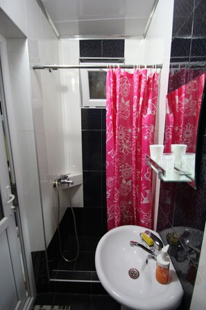 Deluxe Duplex, 1 Queen Bed with Sofa bed, Non Smoking | Bathroom | Shower, free toiletries, hair dryer, slippers - Guest House Nise (Tbilisi)
