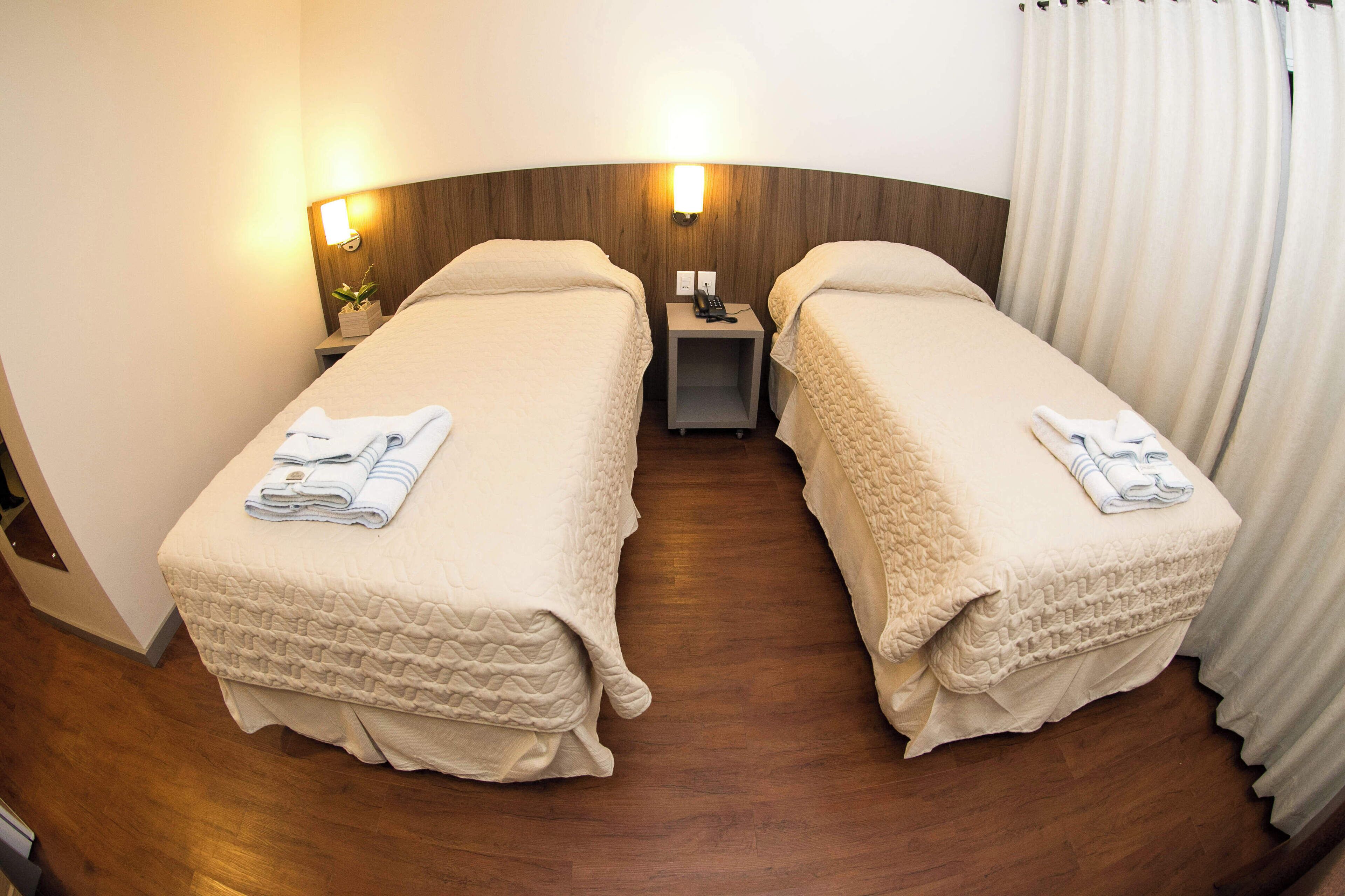 deluxe twin room | 1 bedroom, minibar, in-room safe, desk