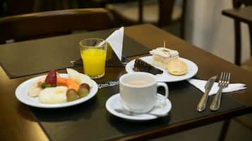 Desayuno bufé gratuito y diario