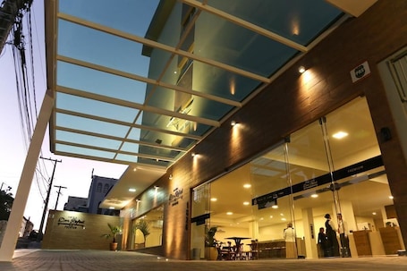 Fachada de la propiedad