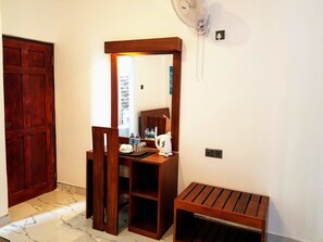 Deluxe Single Room | Room amenity - Queens Mount (Kandy)