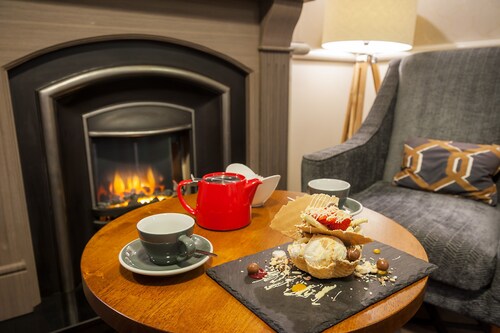 Lake Of Shadows Hotel