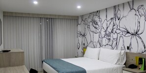 Egyptian cotton sheets, minibar, in-room safe, desk - Hotel Karmel (Melgar)