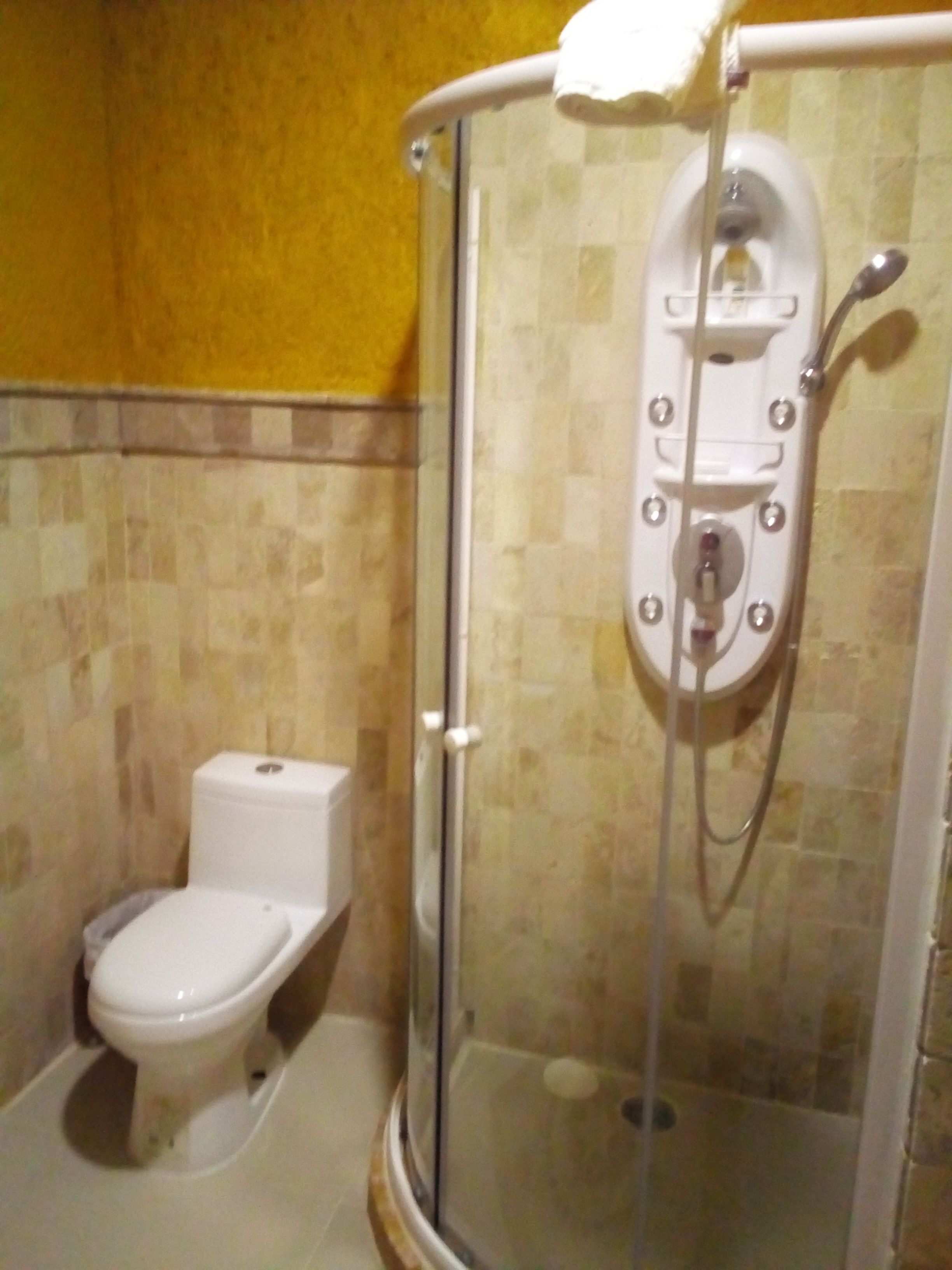 design apartment, 4 bedrooms, kitchen | bathroom shower