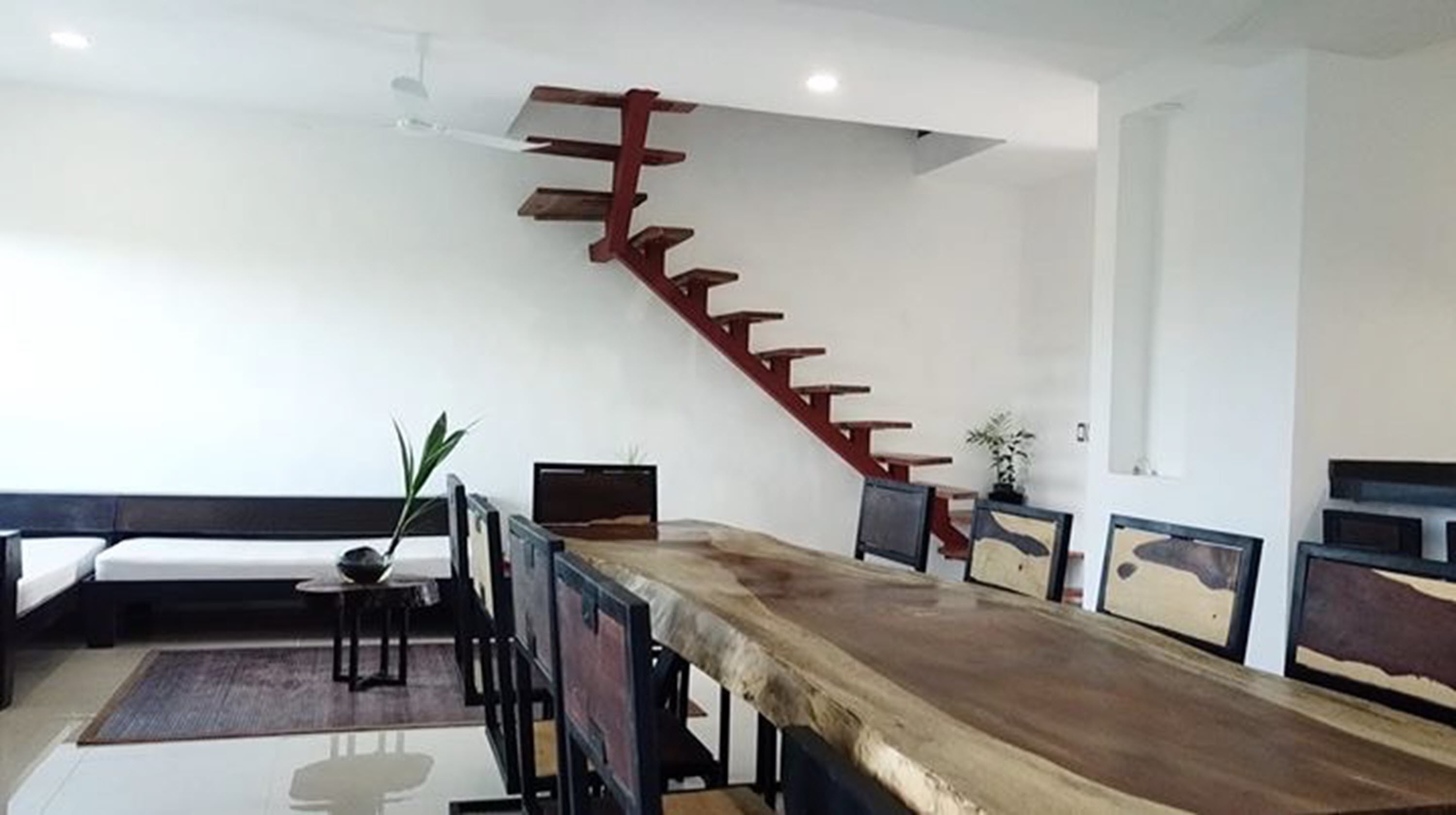 design apartment, 4 bedrooms, kitchen | living area | 52-inch smart tv with cable channels, tv, netflix