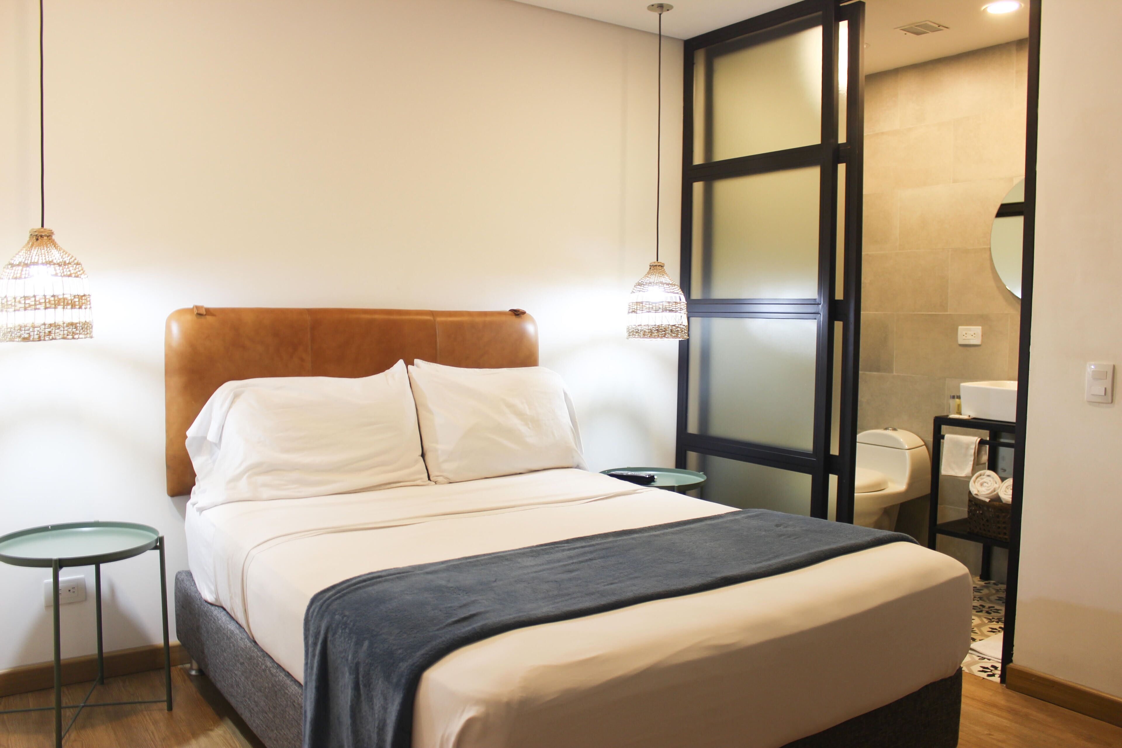 economy double room single use | minibar, in-room safe, individually furnished, desk