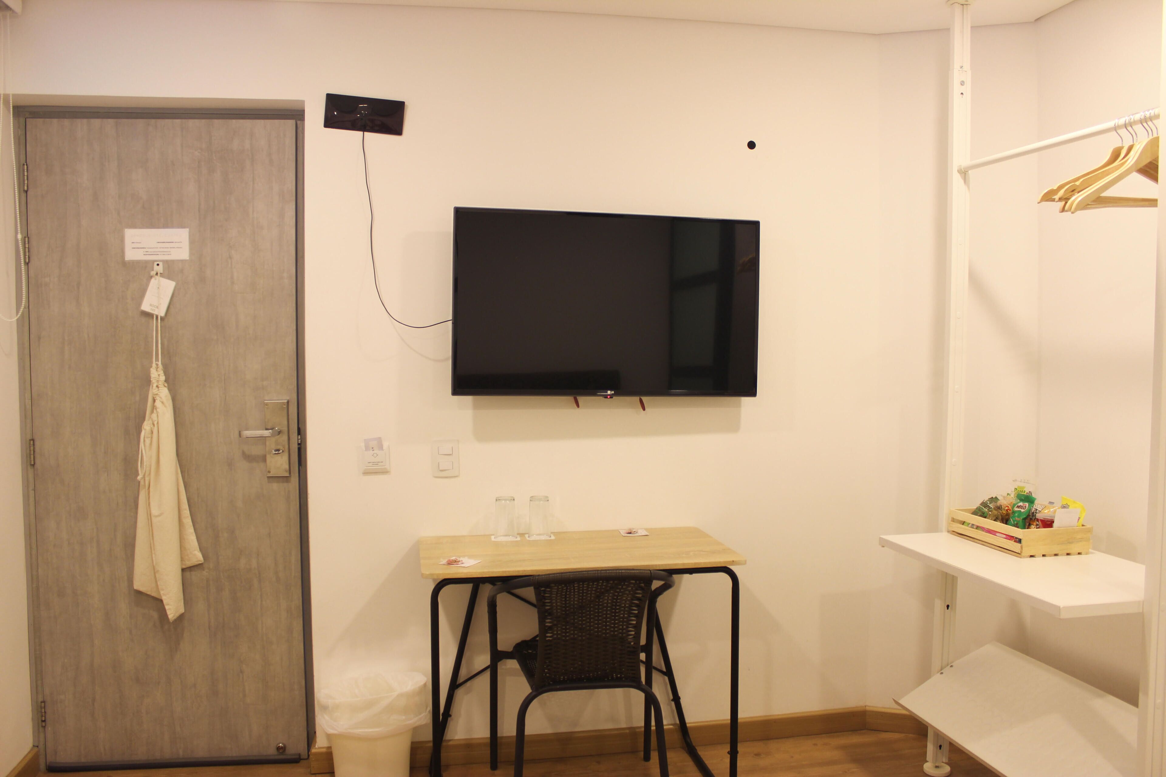 classic twin room | minibar, in-room safe, individually furnished, desk