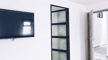 Luxury Room, 1 Queen Bed, Hot Tub