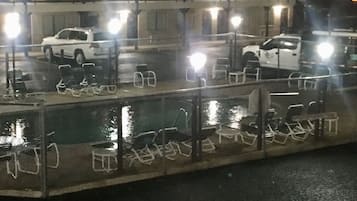 Piscine extérieure (ouverte en saison)