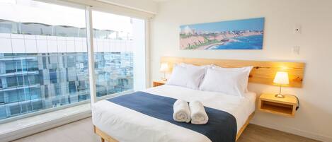 2 soverom, sengetøy av topp kvalitet, dundyner og safe på rommet