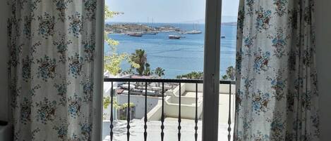 Room, Sea View | Living area