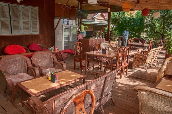 Café da manhã, almoço e jantar