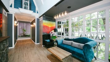 Quầy tiếp tân