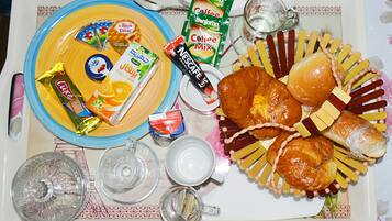 Free daily continental breakfast