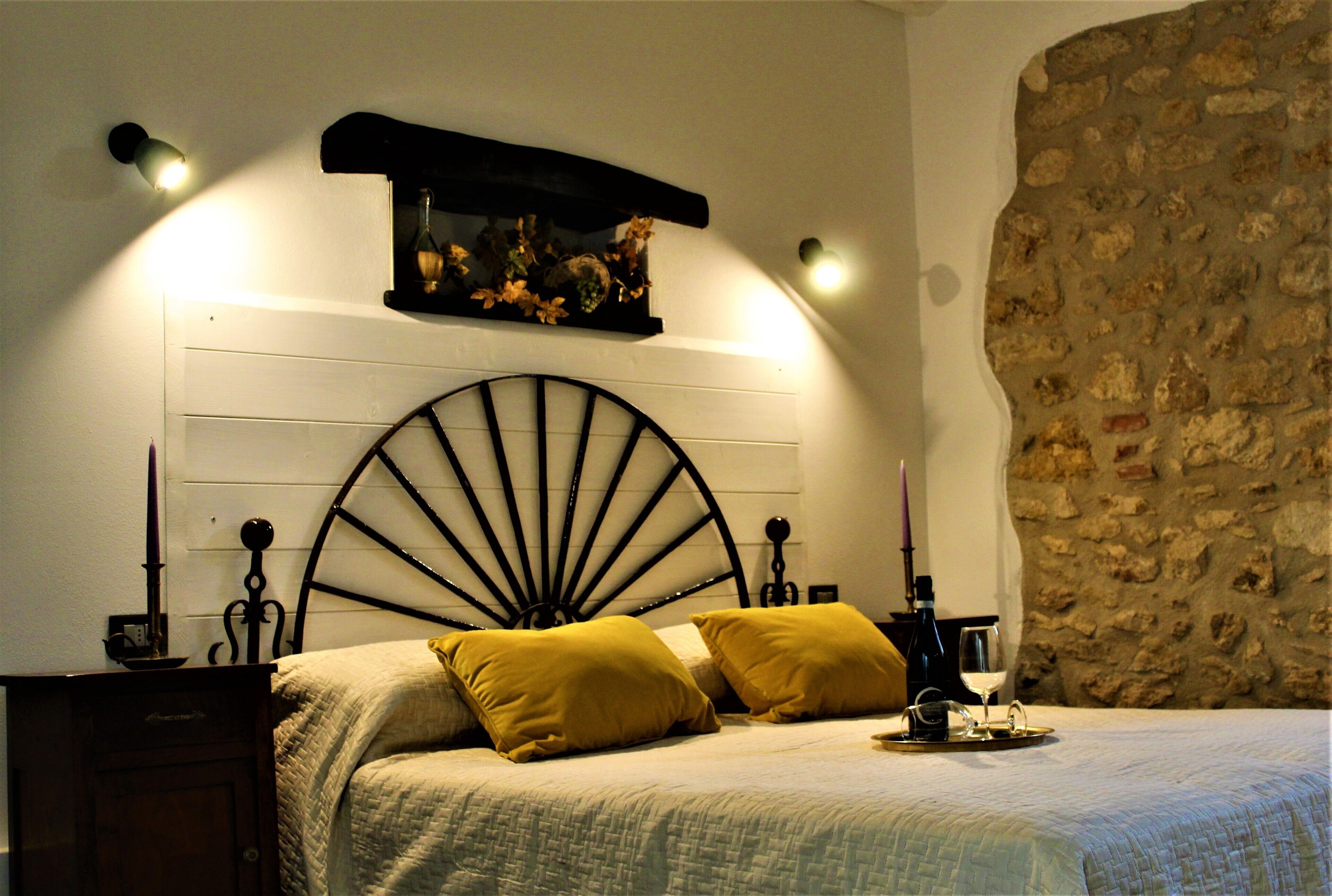 Deluxe Room, Courtyard View, Tower | Egyptian cotton sheets, premium bedding, minibar, individually decorated