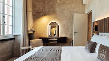 Suite, terrasse, vue mer | 1 chambre, literie de qualité supérieure, couette en duvet d'oie