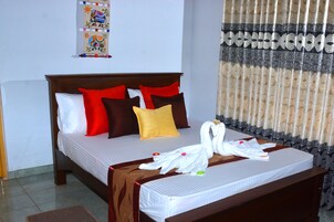 3-Bedroom Villa | 3 bedrooms, in-room safe, desk, iron/ironing board