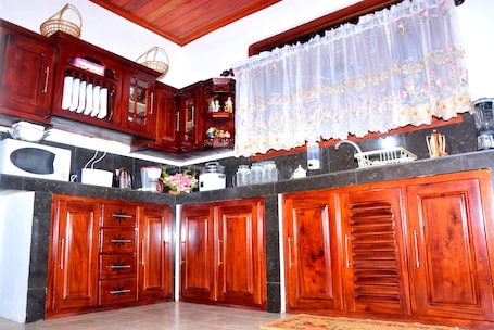3-Bedroom Villa | Private kitchen | Full-size fridge, microwave, rice cooker, cookware/dishes/utensils