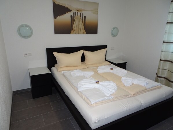 Literie hypoallergénique, bureau, rideaux occultants