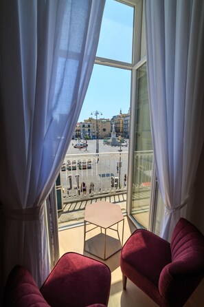 Chambre triple Deluxe, vue sur la ville | Commodité de la chambre