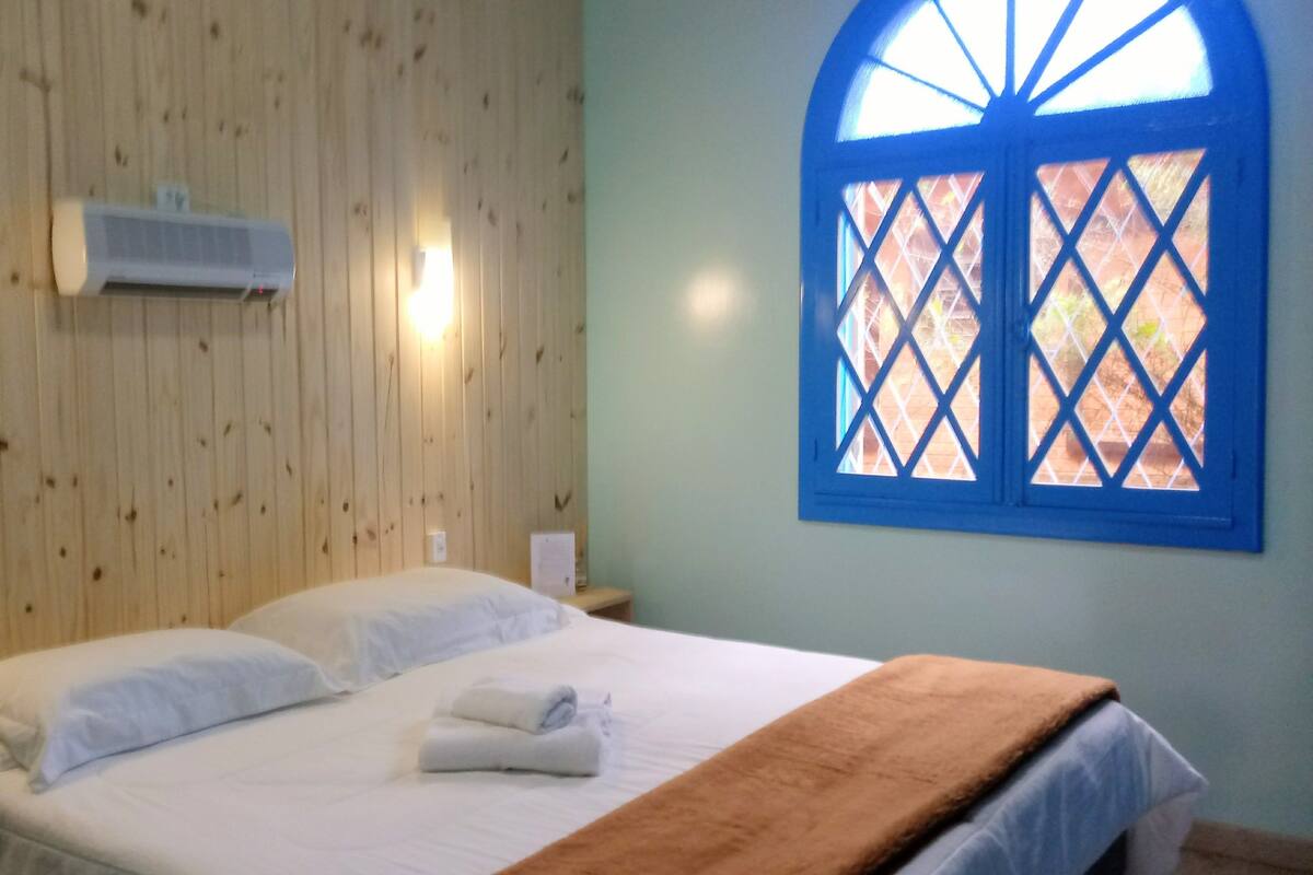 1 habitación, ropa de cama de alta calidad, minibar y escritorio